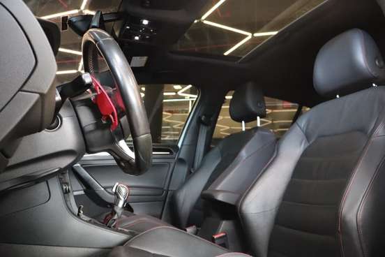 VOLKSWAGEN-GOLF-2.0 TSI GTI 16V TURBO GASOLINA 4P AUTOMÁTICO VOLKSWAGEN-GOLF-2013