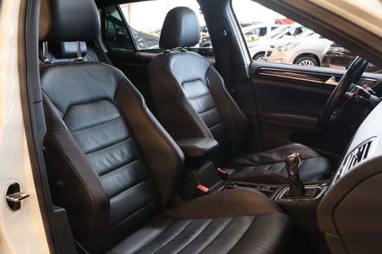 VOLKSWAGEN-GOLF-2013