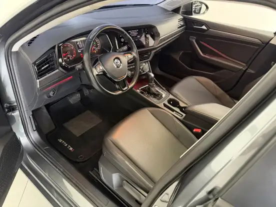 VOLKSWAGEN-JETTA-2018