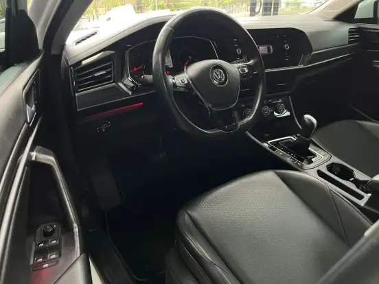 VOLKSWAGEN-JETTA-1.4 250 TSI TOTAL FLEX R-LINE TIPTRONIC VOLKSWAGEN-JETTA-2018