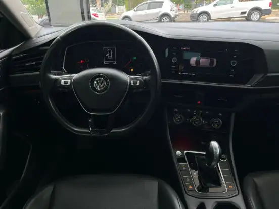 VOLKSWAGEN-JETTA-2018