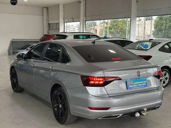 VOLKSWAGEN-JETTA-2020