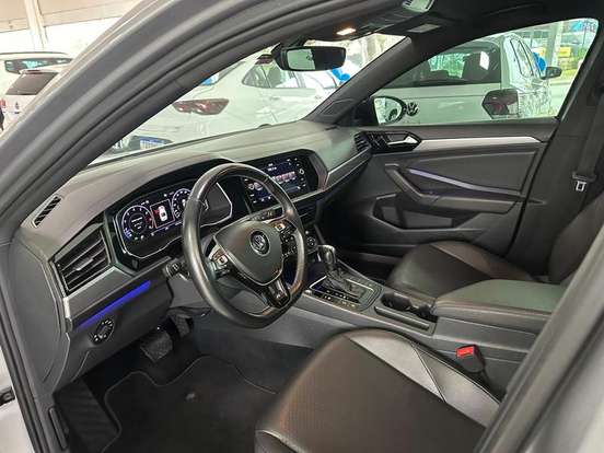 VOLKSWAGEN-JETTA-1.4 250 TSI TOTAL FLEX R-LINE TIPTRONIC VOLKSWAGEN-JETTA-2020