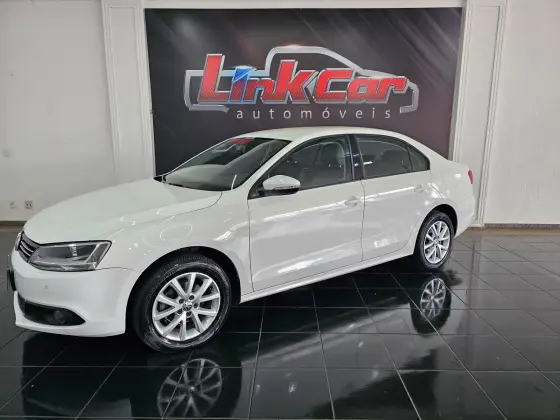 VOLKSWAGEN JETTA 2.0 COMFORTLINE FLEX 4P TIPTRONIC