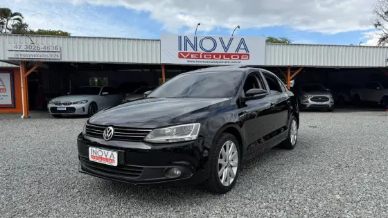 VOLKSWAGEN JETTA 2.0 COMFORTLINE FLEX 4P TIPTRONIC