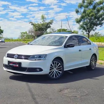 VOLKSWAGEN-JETTA-2014