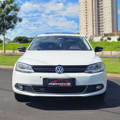 VOLKSWAGEN-JETTA-2014