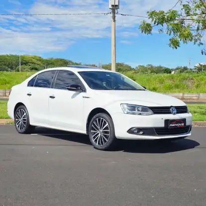 VOLKSWAGEN-JETTA-2014