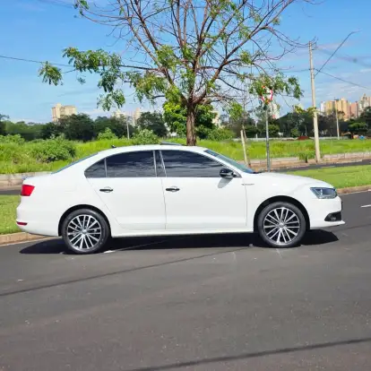 VOLKSWAGEN-JETTA-2014