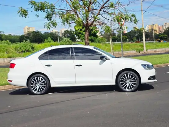 VOLKSWAGEN-JETTA-2.0 TSI HIGHLINE 211CV GASOLINA 4P TIPTRONIC VOLKSWAGEN-JETTA-2014