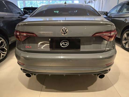 VOLKSWAGEN-JETTA-2020