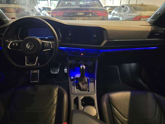 VOLKSWAGEN-JETTA-2020