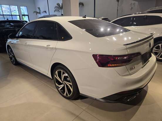 VOLKSWAGEN-JETTA-2023