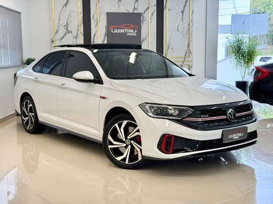 VOLKSWAGEN-JETTA-2024
