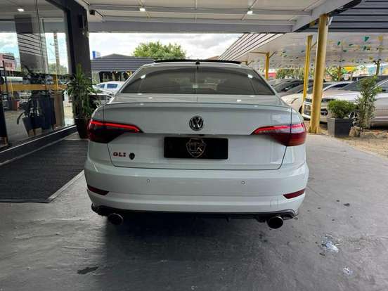 VOLKSWAGEN-JETTA-2020