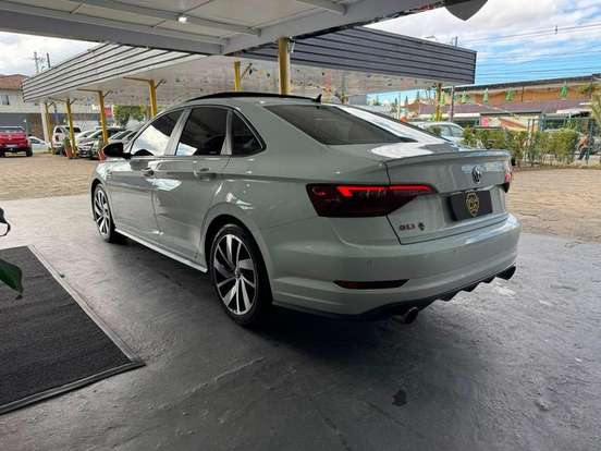 VOLKSWAGEN-JETTA-2020