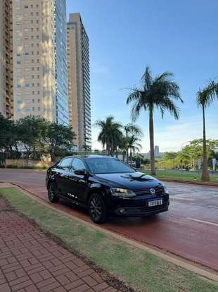 VOLKSWAGEN-JETTA-2011