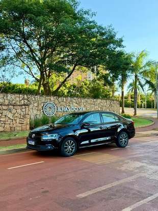 VOLKSWAGEN-JETTA-2011