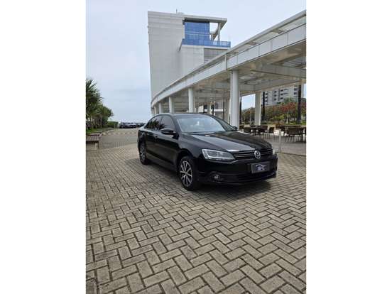 VOLKSWAGEN-JETTA-2014