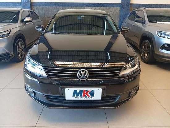 VOLKSWAGEN-JETTA-2011