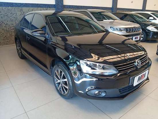 VOLKSWAGEN-JETTA-2011