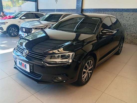 VOLKSWAGEN-JETTA-2011