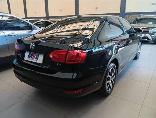 VOLKSWAGEN-JETTA-2011