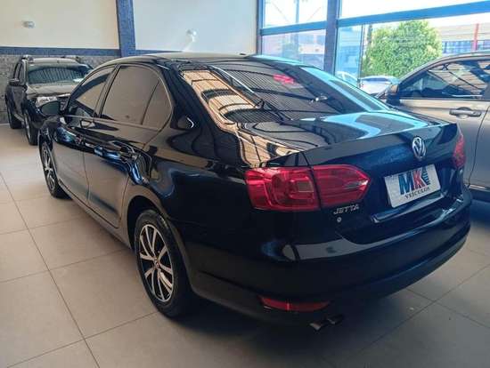 VOLKSWAGEN-JETTA-2011