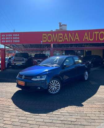VOLKSWAGEN-JETTA-2011