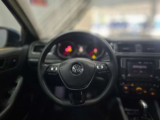 VOLKSWAGEN-JETTA-2.0 TSI HIGHLINE 211CV GASOLINA 4P TIPTRONIC VOLKSWAGEN-JETTA-2017