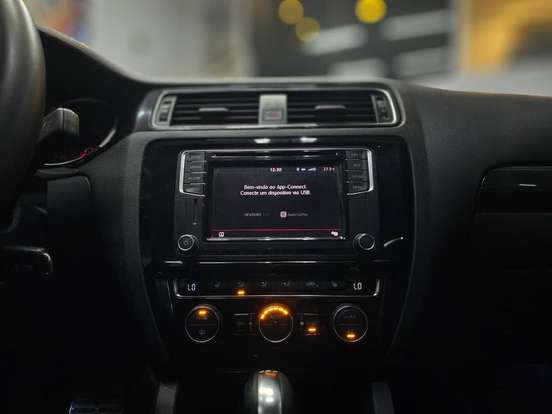 VOLKSWAGEN-JETTA-2017