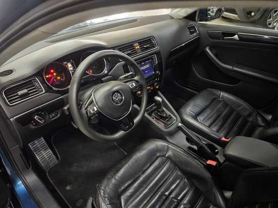 VOLKSWAGEN-JETTA-2017