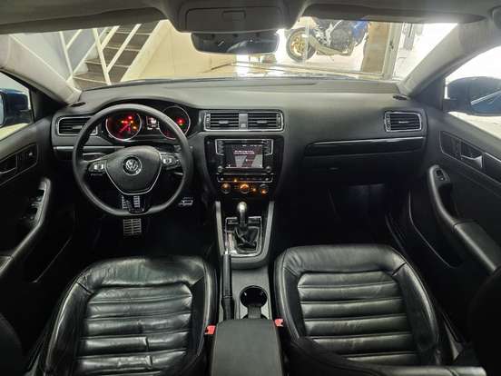 VOLKSWAGEN-JETTA-2.0 TSI HIGHLINE 211CV GASOLINA 4P TIPTRONIC VOLKSWAGEN-JETTA-2017