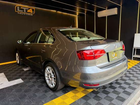 VOLKSWAGEN-JETTA-2.0 TSI HIGHLINE 211CV GASOLINA 4P TIPTRONIC VOLKSWAGEN-JETTA-2015