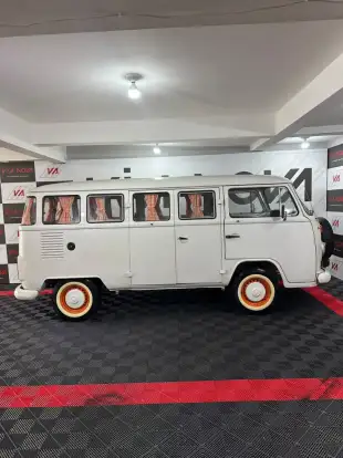 VOLKSWAGEN-KOMBI-1989