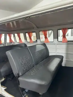 VOLKSWAGEN-KOMBI-1989