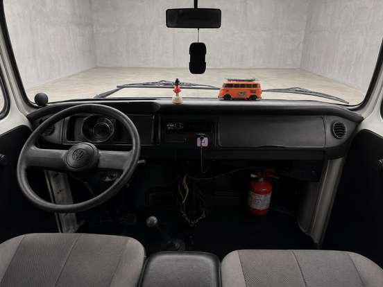 VOLKSWAGEN-KOMBI-2008