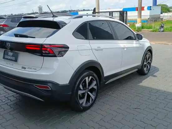 VOLKSWAGEN-NIVUS-1.0 200 TSI TOTAL FLEX HIGHLINE AUTOMÁTICO VOLKSWAGEN-NIVUS-2023
