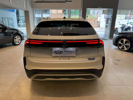 VOLKSWAGEN-NIVUS-1.0 200 TSI TOTAL FLEX HIGHLINE AUTOMÁTICO VOLKSWAGEN-NIVUS-2025