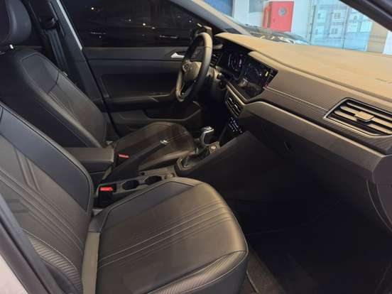VOLKSWAGEN-NIVUS-1.0 200 TSI TOTAL FLEX HIGHLINE AUTOMÁTICO VOLKSWAGEN-NIVUS-2025