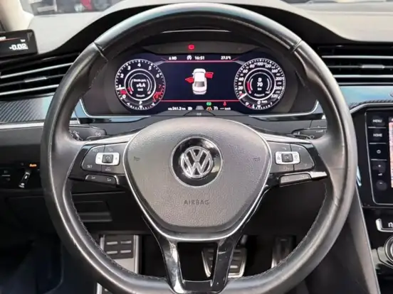 VOLKSWAGEN-PASSAT-2018