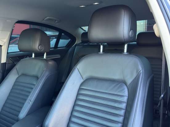 VOLKSWAGEN-PASSAT-2017