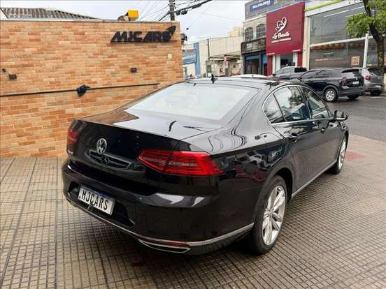 VOLKSWAGEN-PASSAT-2018
