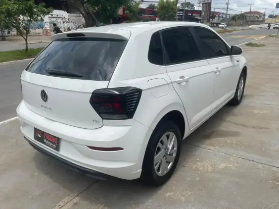 VOLKSWAGEN-POLO-2024