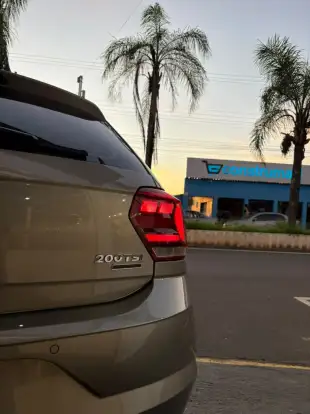 VOLKSWAGEN-POLO-2018