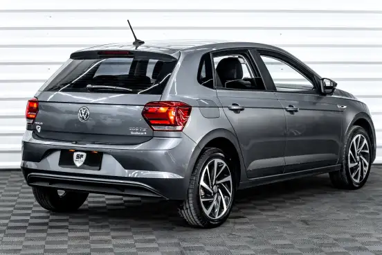 VOLKSWAGEN-POLO-2021