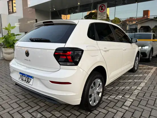 VOLKSWAGEN-POLO-2023