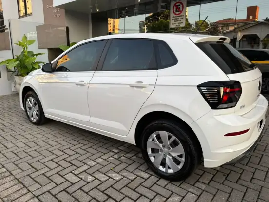 VOLKSWAGEN-POLO-2023