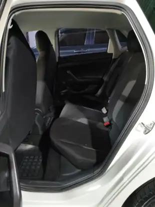 VOLKSWAGEN-POLO-2023