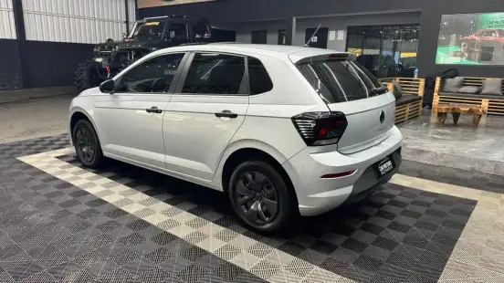 VOLKSWAGEN-POLO-2023